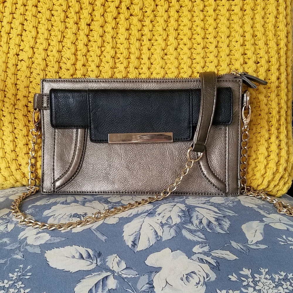 UO | Gold & Black Shoulder Purse | Cooperative